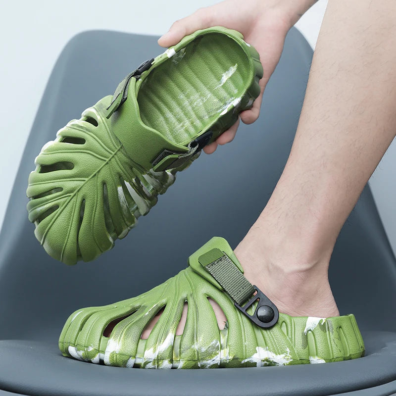 Summer Men  Sandals Outdoor Garden Shoes Comfortable Slippers Casual Home Shoes for Couple Hollow Out Water Hole Shoes 35-45