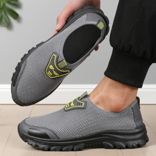 Trendy Slip on Sneaker Style Shoes Lightweight Outdoor Lawn Walking Shoes Minimalist Grid Fashion Design Slip on Travel Shoes