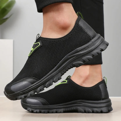 Trendy Slip on Sneaker Style Shoes Lightweight Outdoor Lawn Walking Shoes Minimalist Grid Fashion Design Slip on Travel Shoes