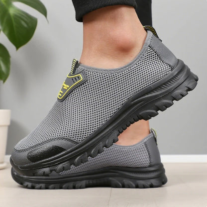 Trendy Slip on Sneaker Style Shoes Lightweight Outdoor Lawn Walking Shoes Minimalist Grid Fashion Design Slip on Travel Shoes