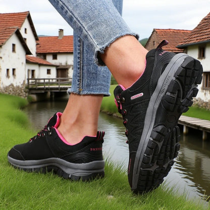 Fashionable Women's Sneakers Luxurious Platform Waterproof Design Off-road Hiking Shoes Breathable Outdoor Camping Running Shoes