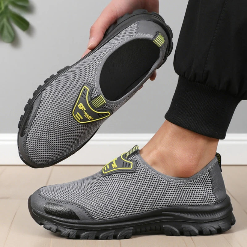 Trendy Slip on Sneaker Style Shoes Lightweight Outdoor Lawn Walking Shoes Minimalist Grid Fashion Design Slip on Travel Shoes